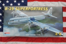 images/productimages/small/Boeing B-29 SUPERFORTRESS Revell 85-5718 doos.jpg